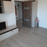 Militari, trei camere, la intrare in cartierul Militari Residence, Auchan